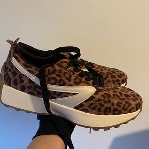 Dolce Vita BYNX sneakers